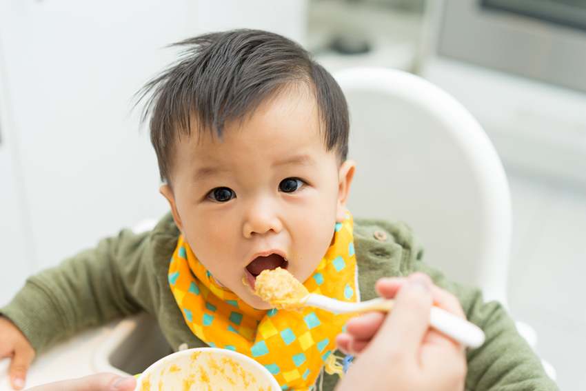 Introducerea alimentelor cu potențial alergen, în dieta bebelușului tău